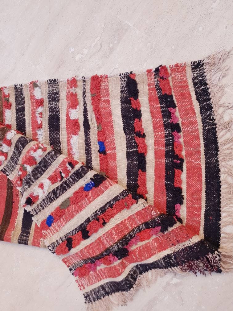 Vintage Moroccan Rug 4.1x6.2  Beautiful Unique muted morrocan rug, embroidery like woven wool flatweave rug with boucherouite knots