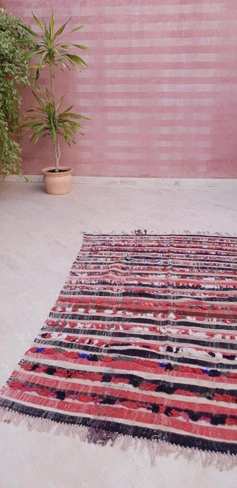 Vintage Moroccan Rug 4.1x6.2  Beautiful Unique muted morrocan rug, embroidery like woven wool flatweave rug with boucherouite knots