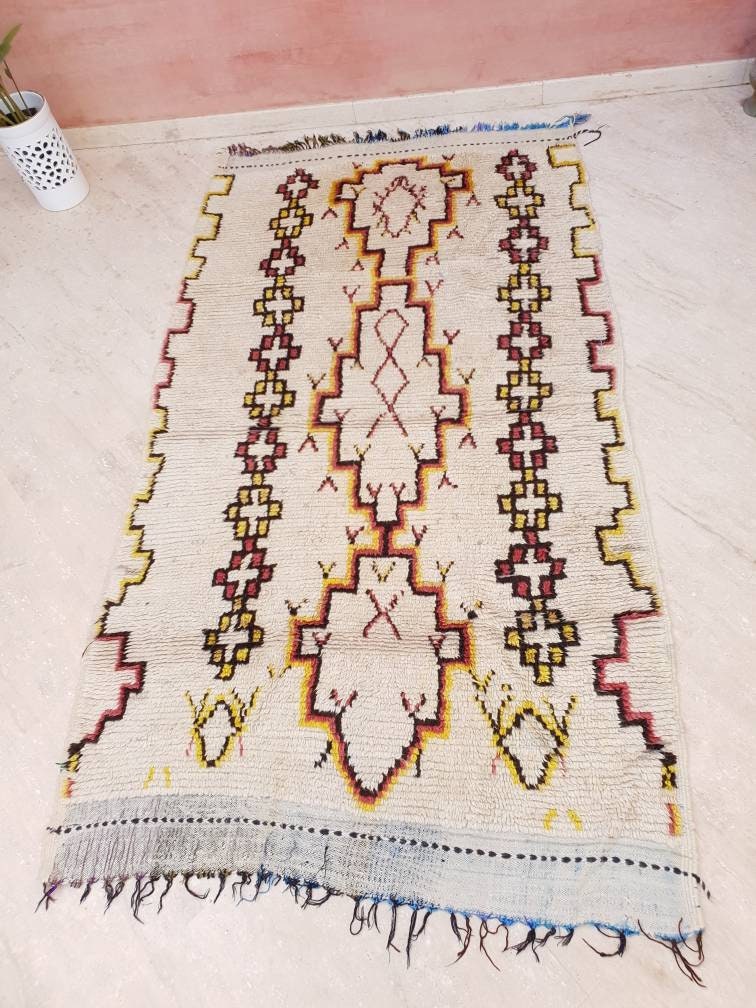 Vintage Moroccan Rug, 4.5x8 Gorgeous Azilal Rug, Beige Geometric Berber rug, Midcentury rug, Tribal living room rug
