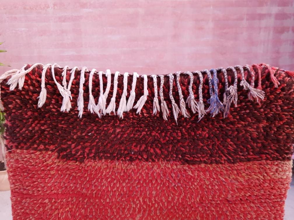 Vintage Moroccan Rug 2.8x5.1 Gorgeous Unique Red Boujaad Rug, Maroon Boujad Rug, Bedroom rug, minimal Muted red rug