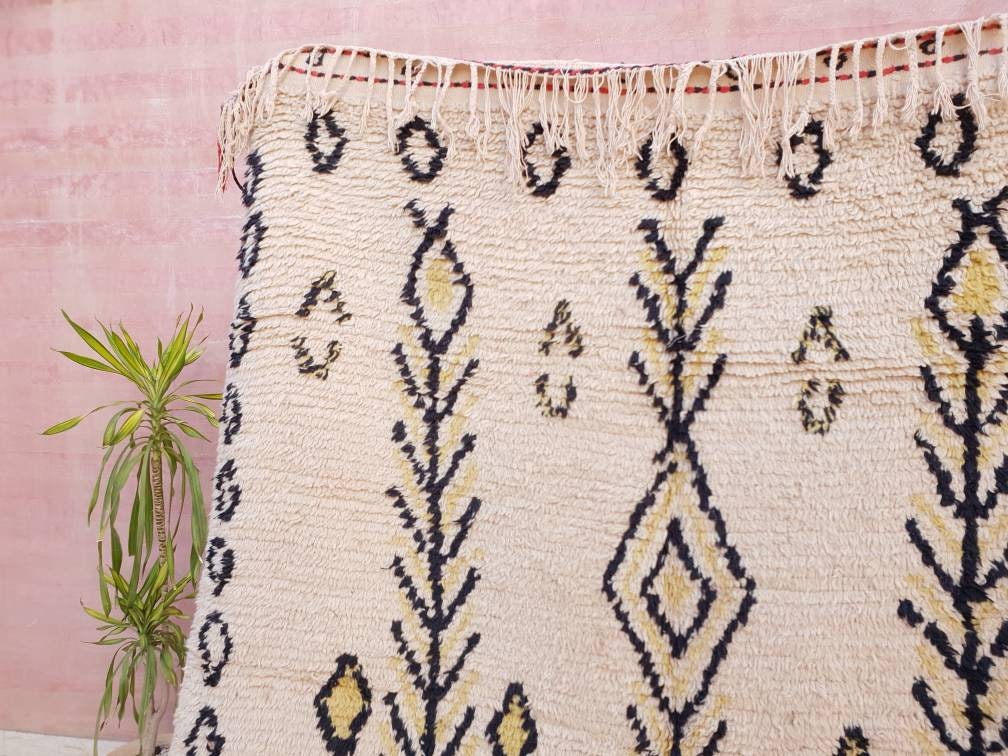 Vintage Moroccan rug 4.8x9.5 Antique Azilal rug Incredible Berber Rug, Cream Rug, bedroom rug, living room rug