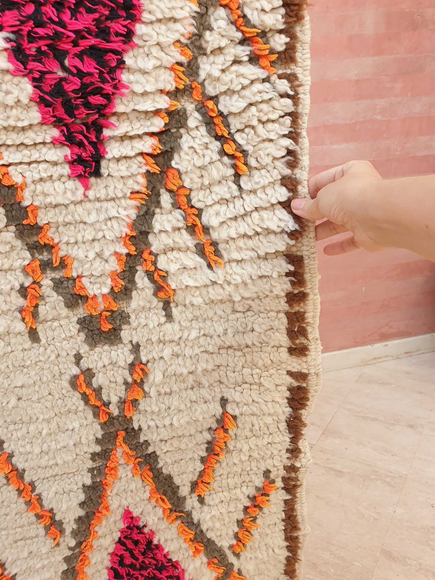 Vintage Moroccan rug 2.7x6.2  Lovely unique beige rug, boujaad rug geometric morocco rug bedroom rug, berber rug