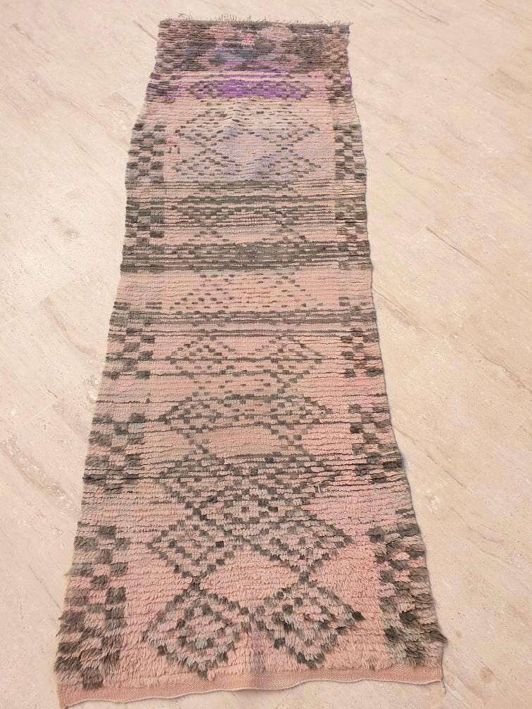 Vintage Moroccan Rug 2.6x7.8 Gorgeous Boujaad rug Purple beige Runner rug Blush mauve Blush Pink Beige rug