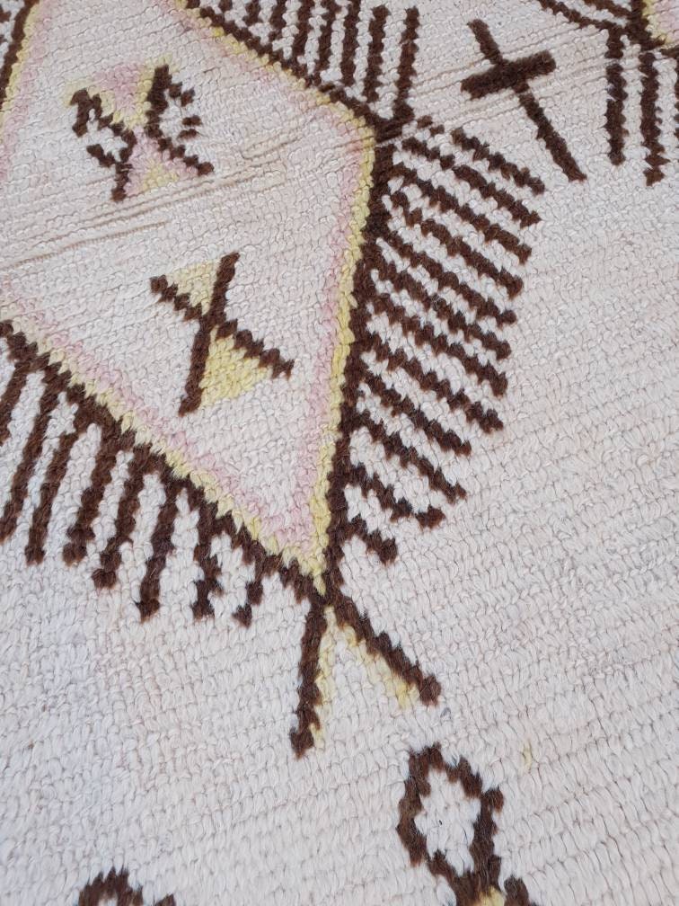 50% OFF CLOSING SALE Vintage Moroccan Rug, Stunning Azilal rug, Antique Morrocan rug, midcentury berber rug bedroom rug living room rug