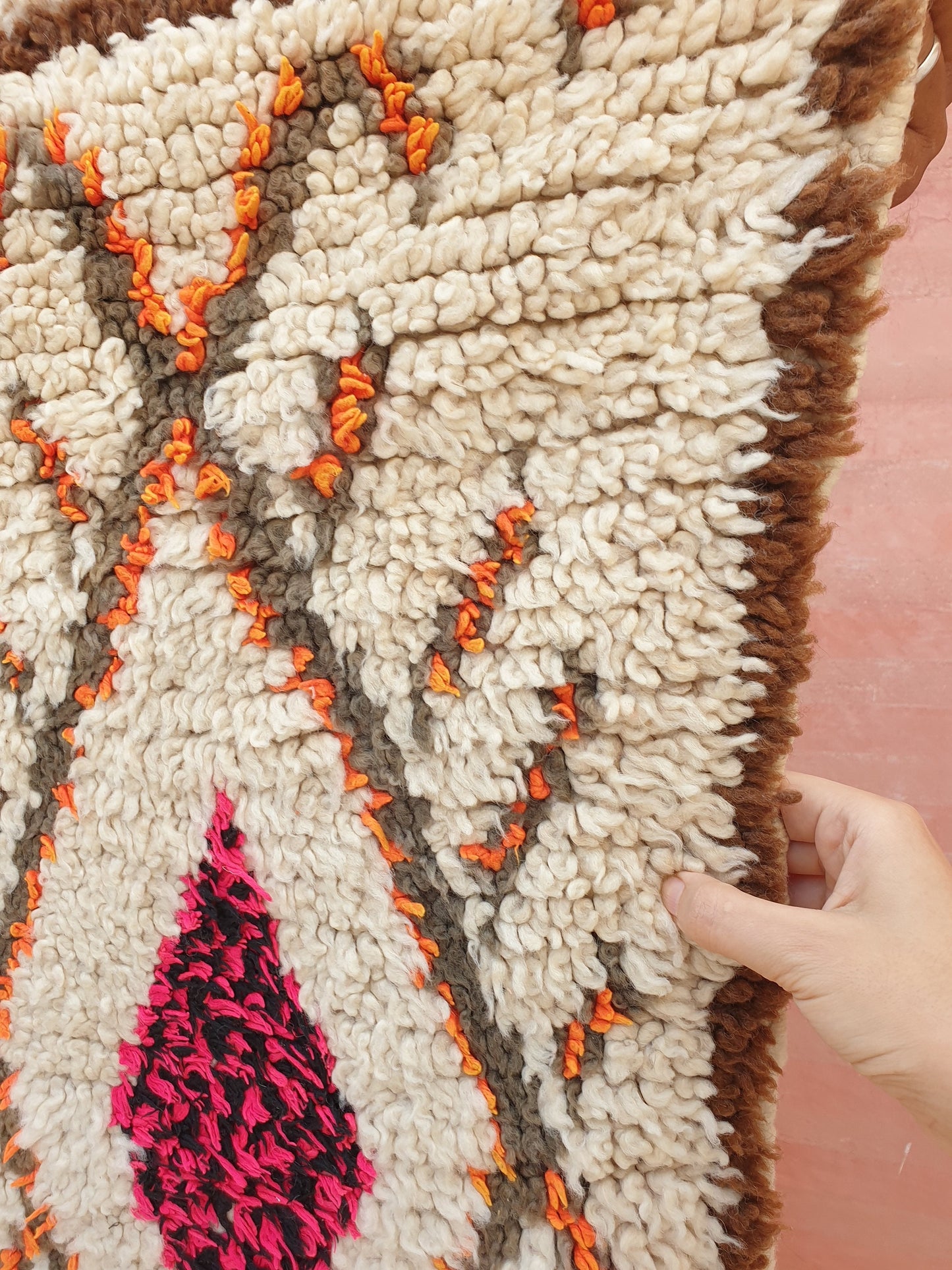 Vintage Moroccan rug 2.7x6.2  Lovely unique beige rug, boujaad rug geometric morocco rug bedroom rug, berber rug