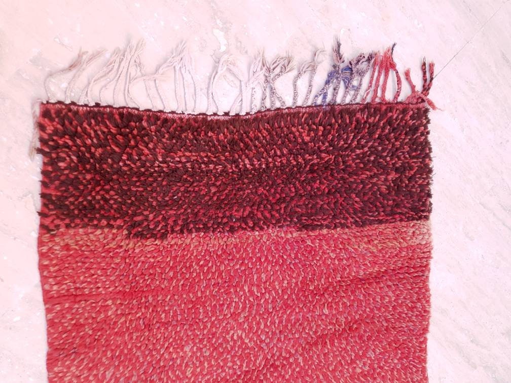 Vintage Moroccan Rug 2.8x5.1 Gorgeous Unique Red Boujaad Rug, Maroon Boujad Rug, Bedroom rug, minimal Muted red rug