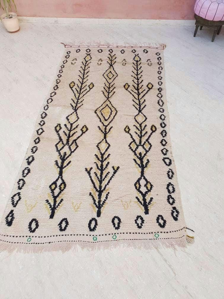 Vintage Moroccan rug 4.8x9.5 Antique Azilal rug Incredible Berber Rug, Cream Rug, bedroom rug, living room rug