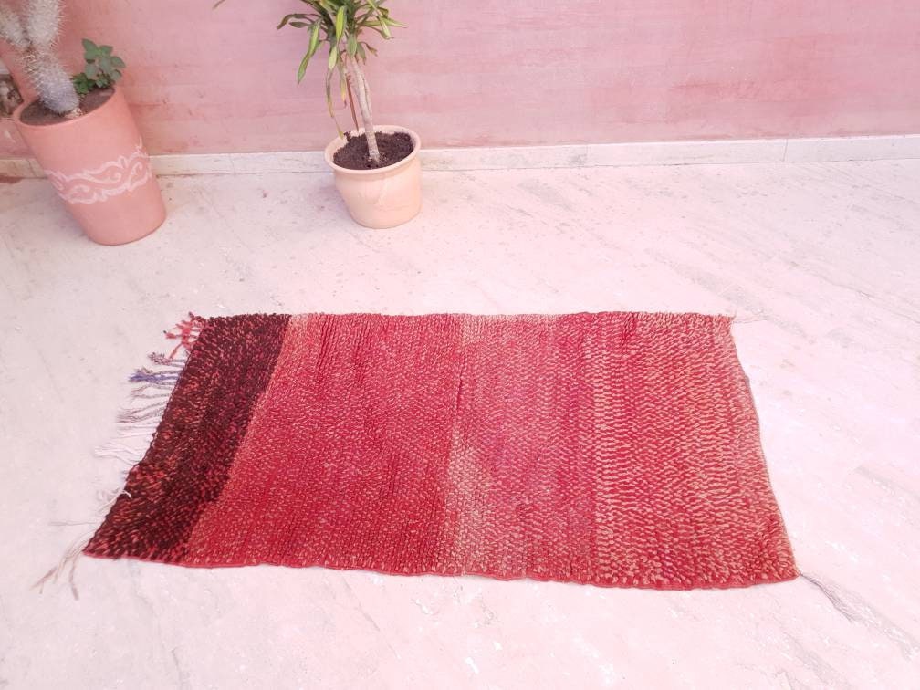 Vintage Moroccan Rug 2.8x5.1 Gorgeous Unique Red Boujaad Rug, Maroon Boujad Rug, Bedroom rug, minimal Muted red rug