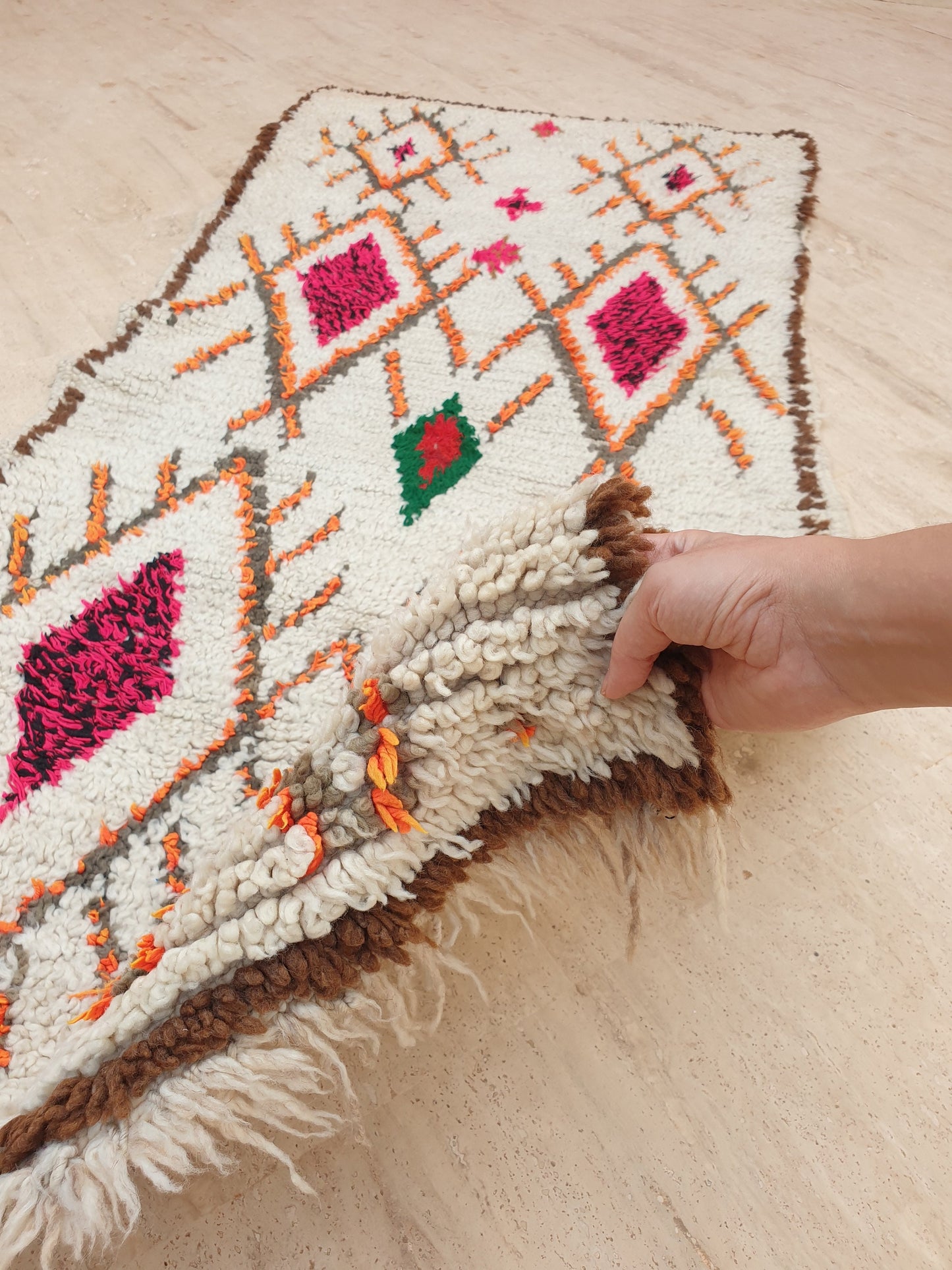 Vintage Moroccan rug 2.7x6.2  Lovely unique beige rug, boujaad rug geometric morocco rug bedroom rug, berber rug