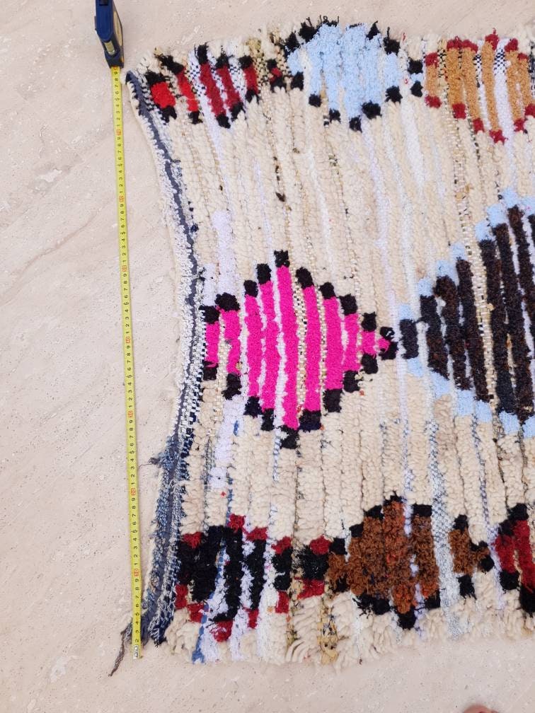 Vintage Moroccan Rug 2.6x5.1 Gorgeous Abstract Boujaad rug, Berber Wool Accent rug, Offwhite Magenta Pink abstract rug