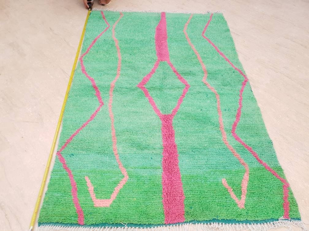 Stunning Green Pink Moroccan Rug 5x8.5 Beni ourain rug fushia rug, Azilal Rug, bedroom rug nursery rug living room rug ZAYA144