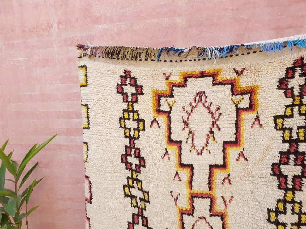 Vintage Moroccan Rug, 4.5x8 Gorgeous Azilal Rug, Beige Geometric Berber rug, Midcentury rug, Tribal living room rug