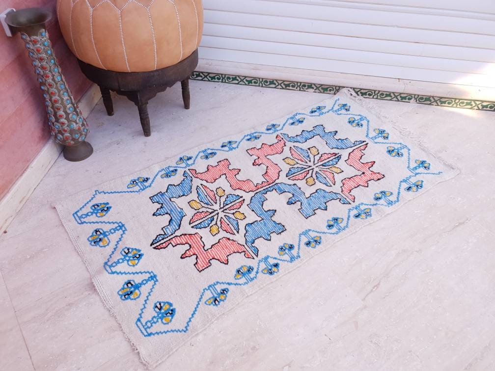 Moroccan rug - 2.5x5 Soft Embroidery Style Woven Throw, Berber Rug bedroom rug hallway rug living room rug bedside rug accent rug boho rug