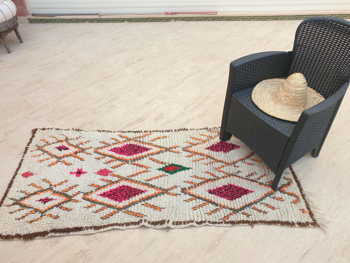 Vintage Moroccan rug 2.7x6.2  Lovely unique beige rug, boujaad rug geometric morocco rug bedroom rug, berber rug