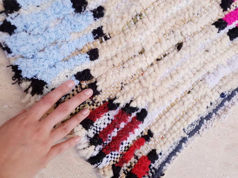 Vintage Moroccan Rug 2.6x5.1 Gorgeous Abstract Boujaad rug, Berber Wool Accent rug, Offwhite Magenta Pink abstract rug