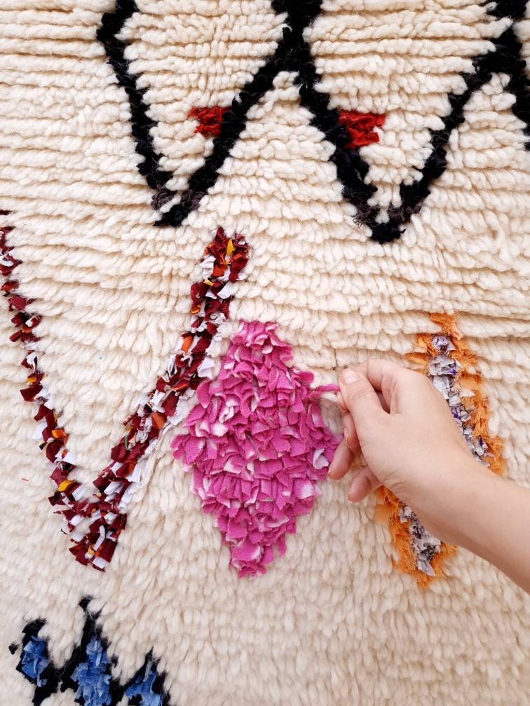 Fine Moroccan Rug 5.3x8.6 Azilal Rug "Lady in Red" Super Pretty Berber rug, Authentic Wool High Atlas Morocco rug, bedroom  nursery rug