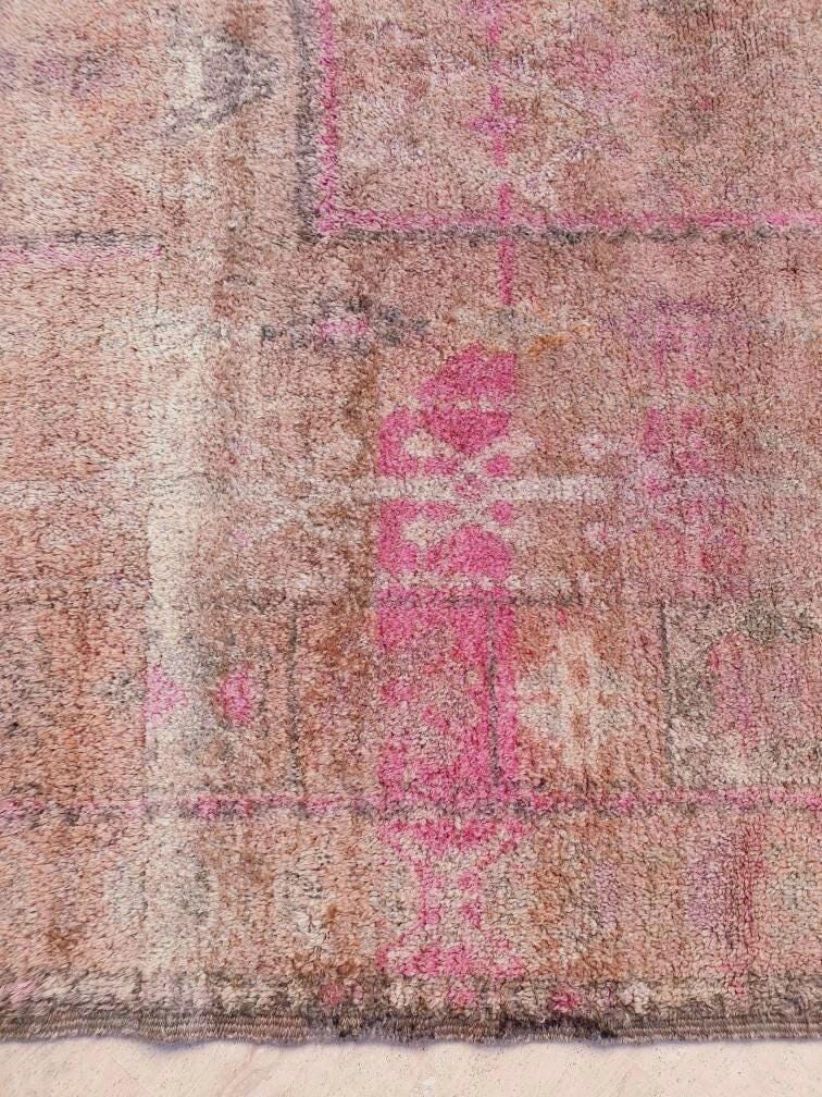 Precious Vintage Moroccan Rug | 6.9x9 Beige Pink Boujaad tribal rug | Unique Boujad Rug |   Beni Mguild Rug