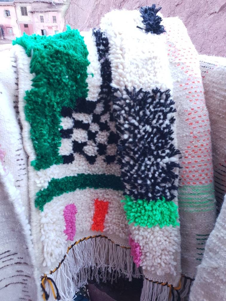 Moroccan rug 3.5x5.6 Fine Azilal rug, Authentic Berber morrocan rug, bedroom rug living room rug bedside rug children rug boho rug