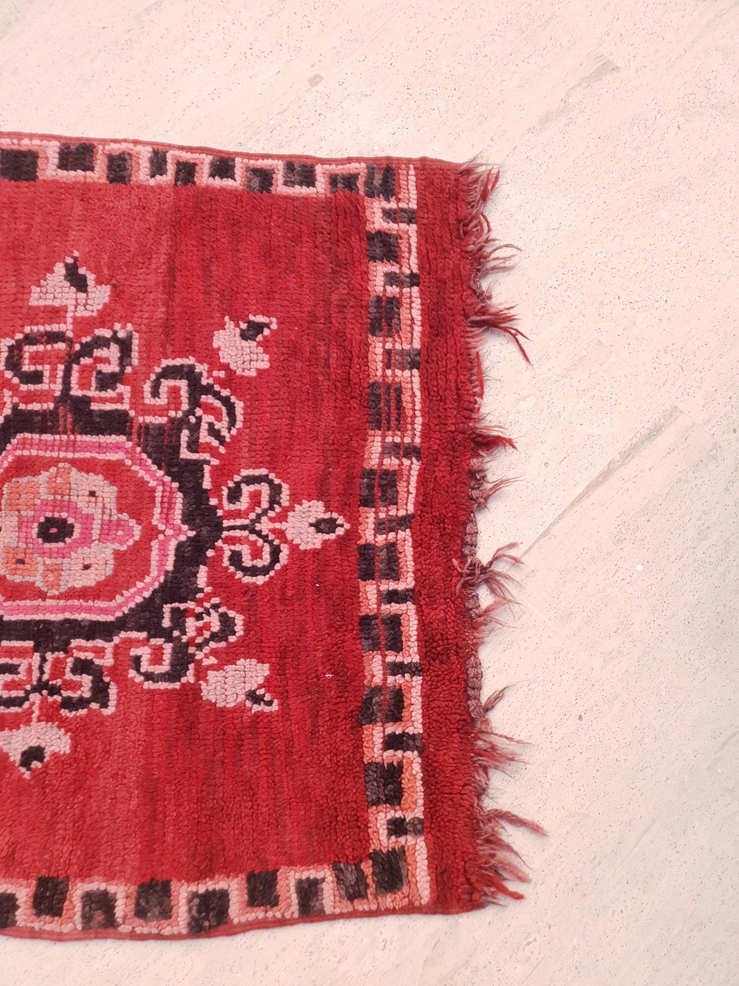 Vintage Moroccan Rug 3.1x7.3 Gorgeous Unique Red Boujaad Statement Runner Rug, bedroom rug, living room rug Abstract ac