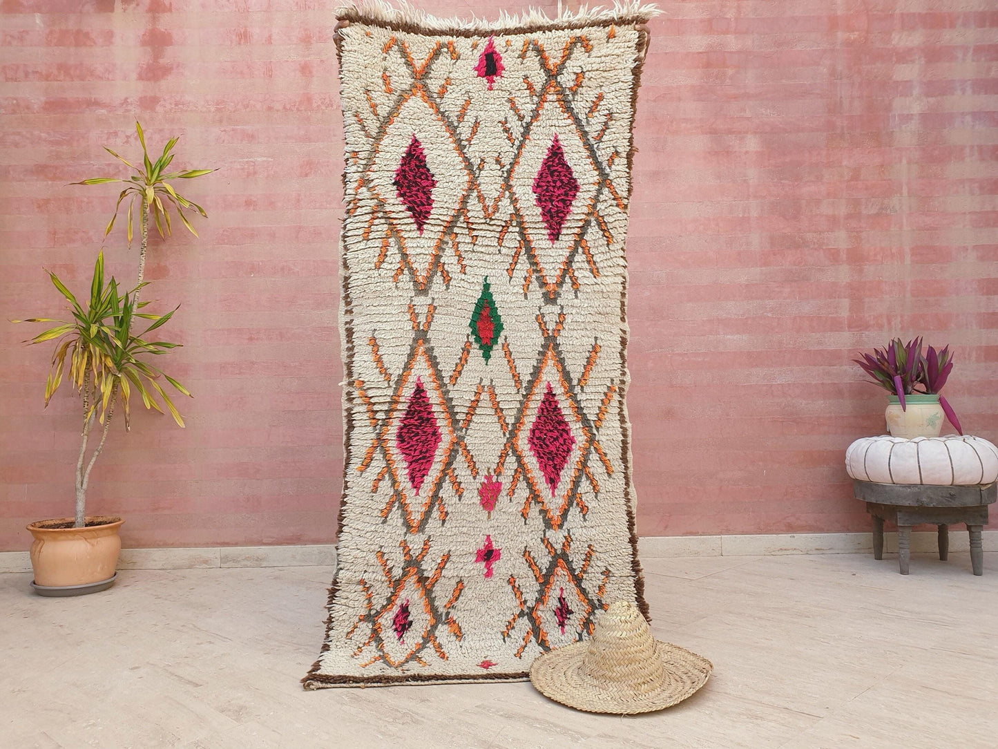 Vintage Moroccan rug 2.7x6.2  Lovely unique beige rug, boujaad rug geometric morocco rug bedroom rug, berber rug