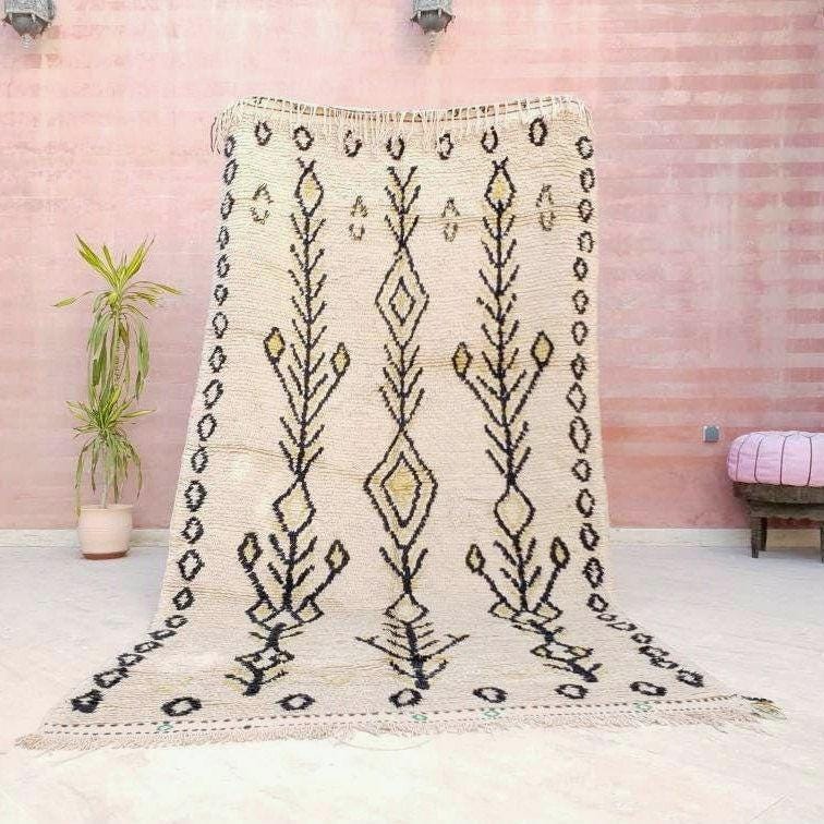 Vintage Moroccan rug 4.8x9.5 Antique Azilal rug Incredible Berber Rug, Cream Rug, bedroom rug, living room rug