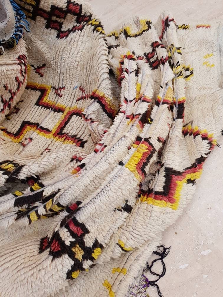 Vintage Moroccan Rug, 4.5x8 Gorgeous Azilal Rug, Beige Geometric Berber rug, Midcentury rug, Tribal living room rug