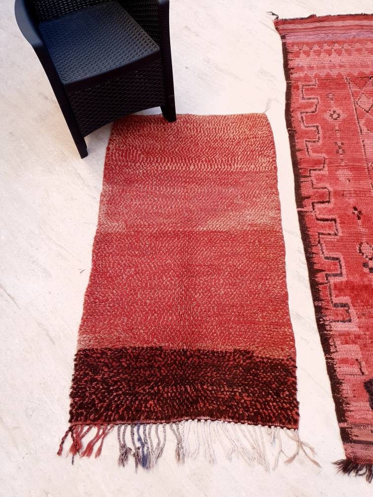Vintage Moroccan Rug 2.8x5.1 Gorgeous Unique Red Boujaad Rug, Maroon Boujad Rug, Bedroom rug, minimal Muted red rug