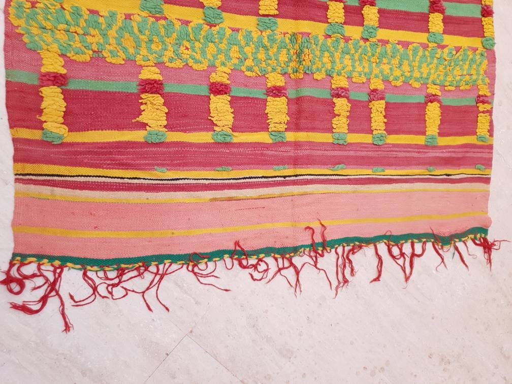 Vintage Moroccan Rug, kilim Rug, beautiful Unique muted morrocan rug Green Yellow Muted Red woven wool flatweave rug boujaad rug bedroom rug