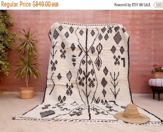 Gorgeous Moroccan Rug 5.9x8.9 Monochrome rug Authentic Azilal Rug , Unique Fluffy  rug Beni Ourain rug ZAYA138