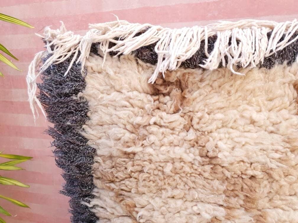 Vintage Moroccan rug 2.7x5.6 offwhite Beige brown rug | Unique Authentic vintage azilal  rug boujaad rug | entryway berber rug