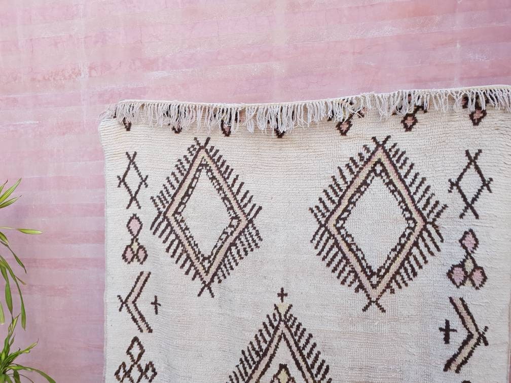 50% OFF CLOSING SALE Vintage Moroccan Rug, Stunning Azilal rug, Antique Morrocan rug, midcentury berber rug bedroom rug living room rug