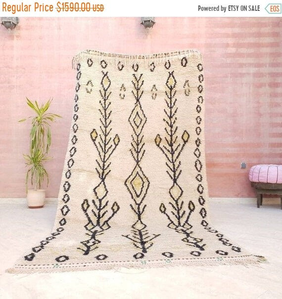 Vintage Moroccan rug 4.8x9.5 Antique Azilal rug Incredible Berber Rug, Cream Rug, bedroom rug, living room rug