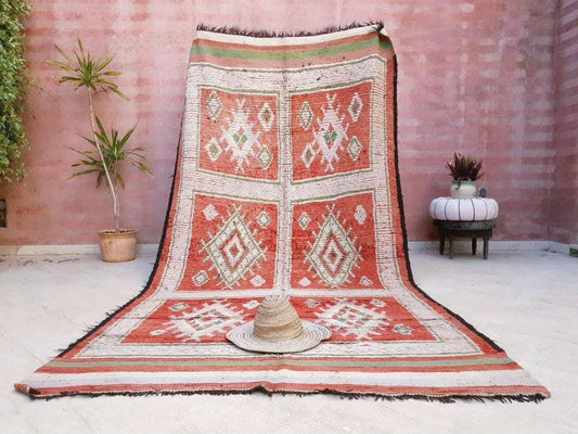 Gorgeous vintage Moroccan Rug 5.5x11 Boujaad rug, Fabulous Antique Vintage Moroccan rug, Bedroom Rug Blush Salmon rug