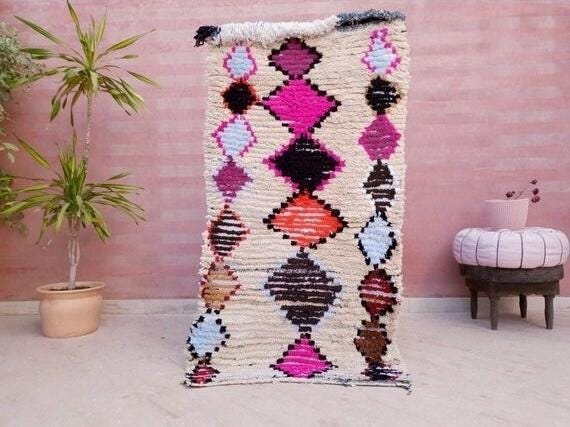 Vintage Moroccan Rug 2.6x5.1 Gorgeous Abstract Boujaad rug, Berber Wool Accent rug, Offwhite Magenta Pink abstract rug