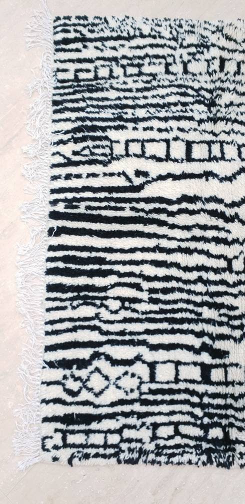 Fine Moroccan Rug 5x8.5 Berber Azilal Rug, fluffy rug Morrocan rug, bedroom rug living room rug wool rug nursery rug  beni ourain rug
